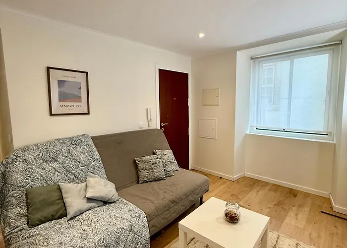 Very Location شقة *